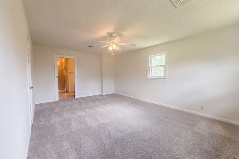 Photo 4 of 21 of 1818 Fox Chase Dr, Goodlettsville, TN