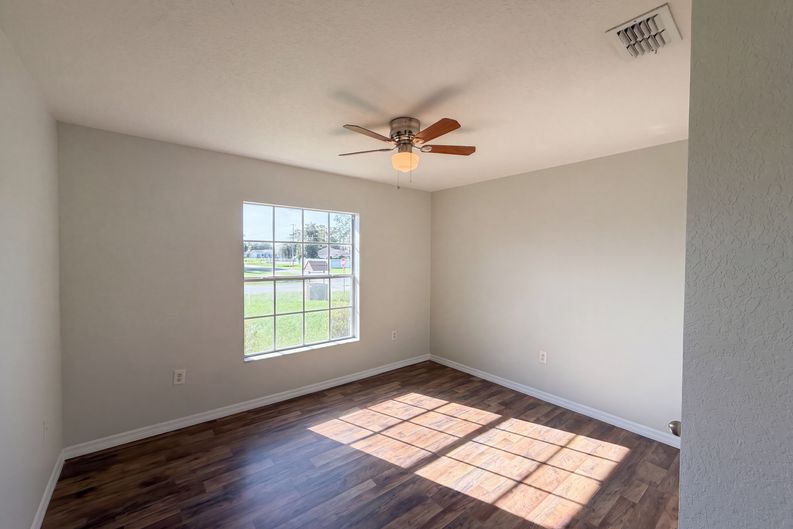 Photo 18 of 29 of 6041 Parnell Ave, Spring Hill, FL