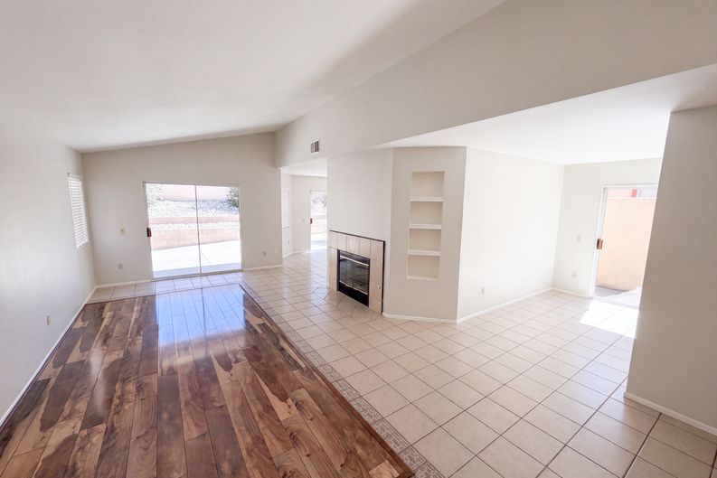 Photo 3 of 17 of 961 Verona Ave, San Jacinto, CA