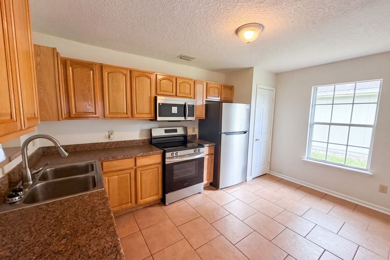 Photo 6 of 22 of 4224 Harbor View Dr, Jacksonville, FL