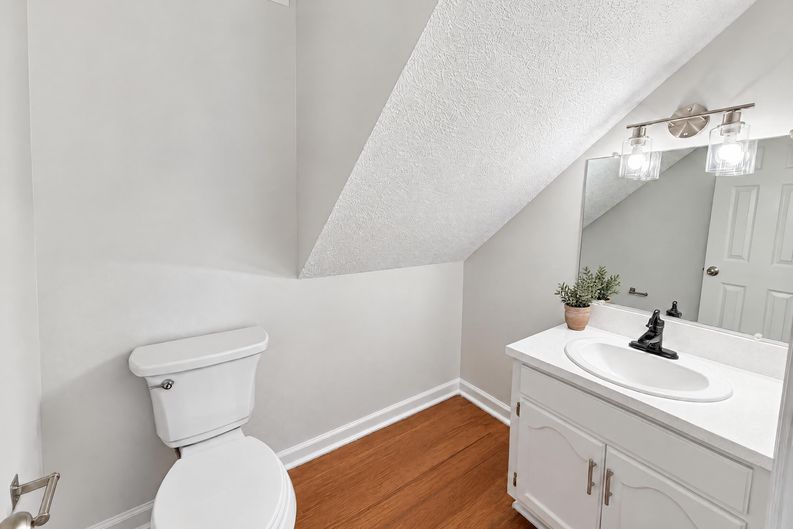 Photo 9 of 21 of 1608 Bishop Ct, Belmont, NC