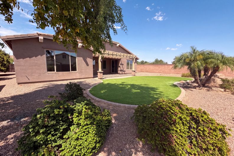 Photo 5 of 27 of 11 W Canyon Way, Chandler, AZ