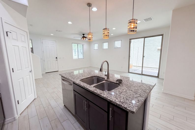 Photo 9 of 26 of 5728 W Raymond St, Phoenix, AZ