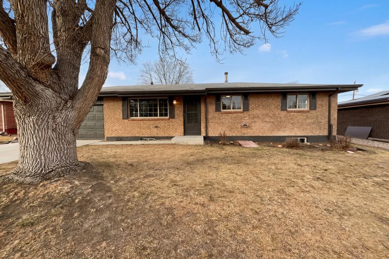 Photo 10 of 49 of 1027 N 1st St, Johnstown, CO