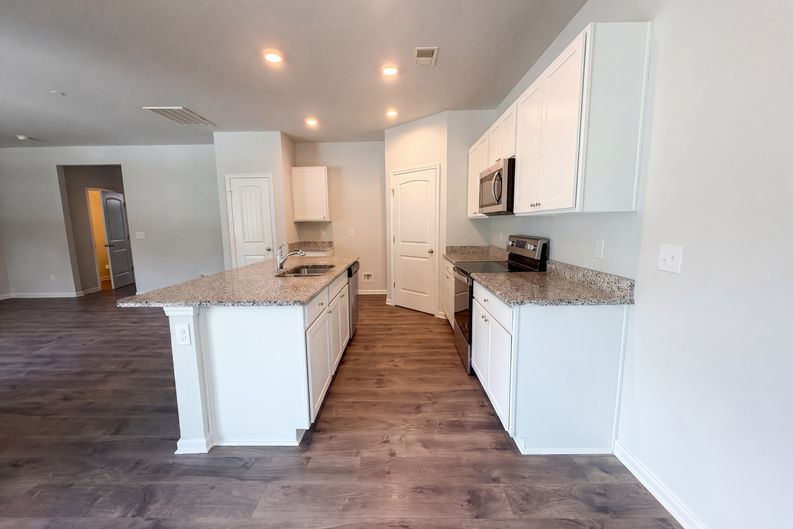Photo 4 of 20 of 620 Spangler Ln, Ashland City, TN