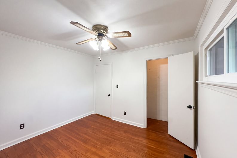 Photo 9 of 12 of 718 S Lovell Ave, Chattanooga, TN