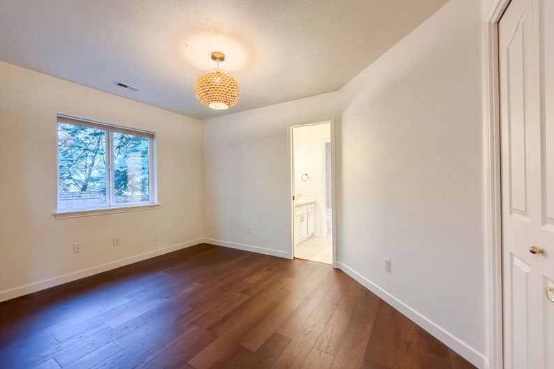 Photo 4 of 41 of 8932 SW 149th Pl, Beaverton, OR