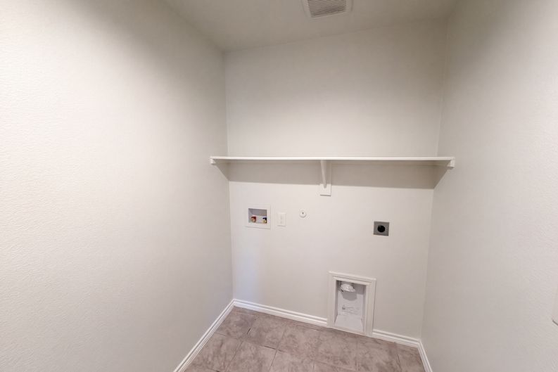 Photo 21 of 27 of 517 Bronze Cir W, Springtown, TX