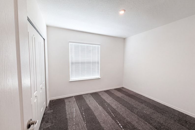 Photo 4 of 21 of 1443 General Custer Ave, Daytona Beach, FL