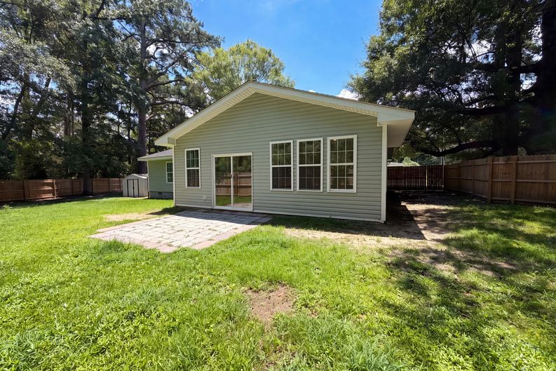 Photo 17 of 20 of 829 W 2nd North St, Summerville, SC