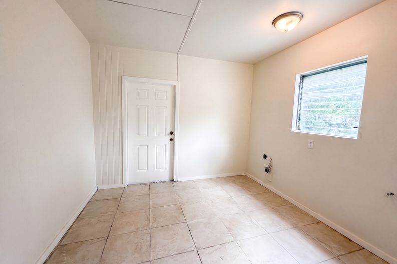 Photo 13 of 17 of 7117 N 50th St, Tampa, FL