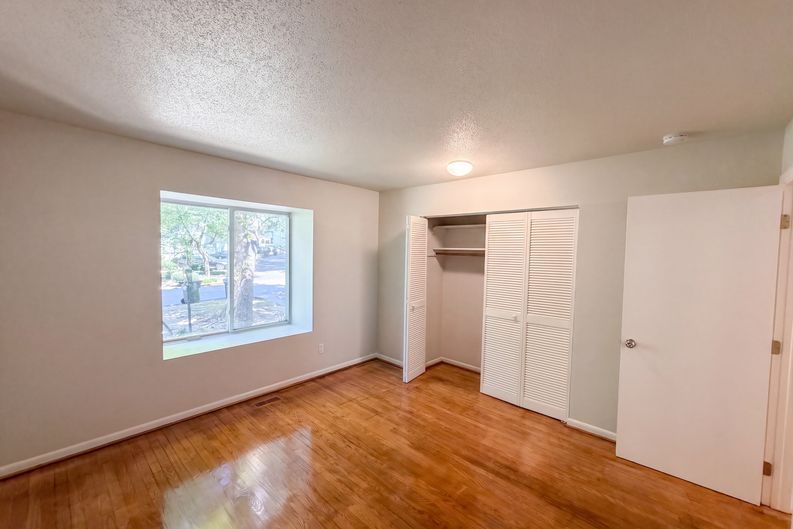 Photo 4 of 17 of 704 Green Ridge Dr, Raleigh, NC