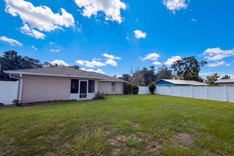 Photo 5 of 21 of 10640 SE 54th Ave, Belleview, FL