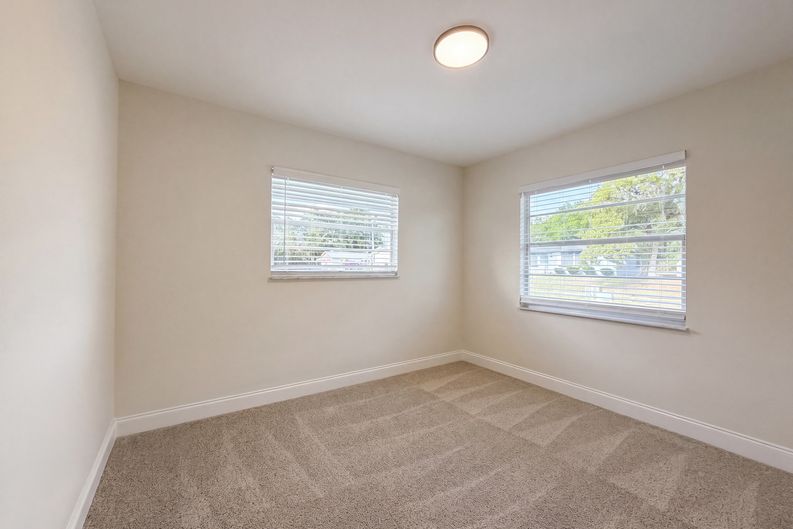 Photo 12 of 22 of 8351 Kipling Ct, Jacksonville, FL