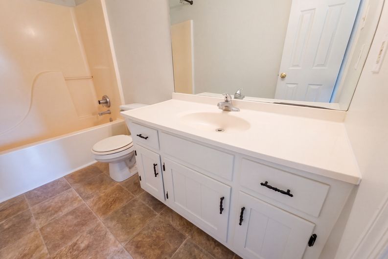 Photo 9 of 19 of 8921 Basswood Dr, Quinton, VA
