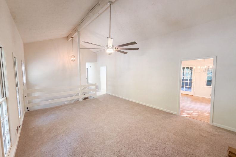 Photo 11 of 35 of 1825 Marsh Creek Dr, Lawrenceville, GA