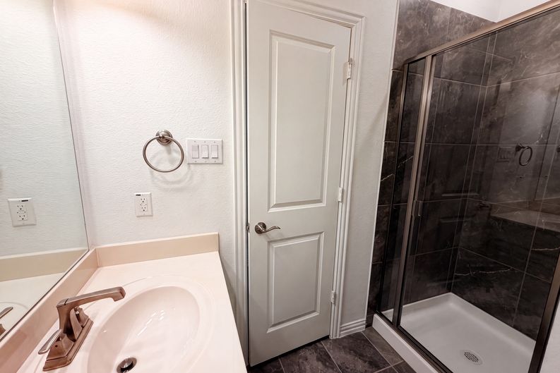 Photo 20 of 34 of 4305 Curlew Ln, Garland, TX