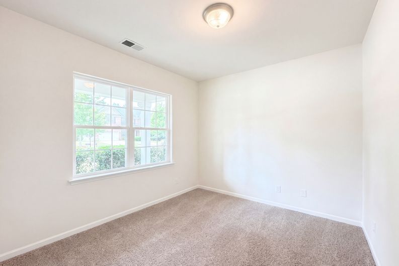 Photo 11 of 26 of 7230 Kinley Commons Ln, Charlotte, NC