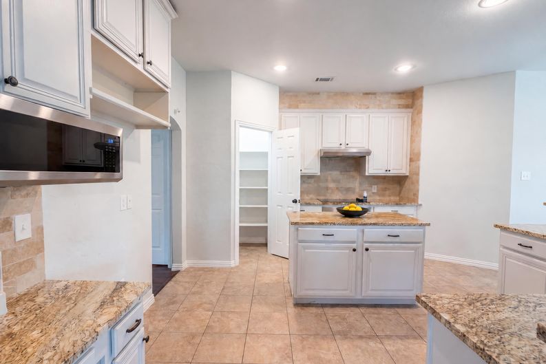 Photo 19 of 24 of 4536 Risinghill Dr, Plano, TX