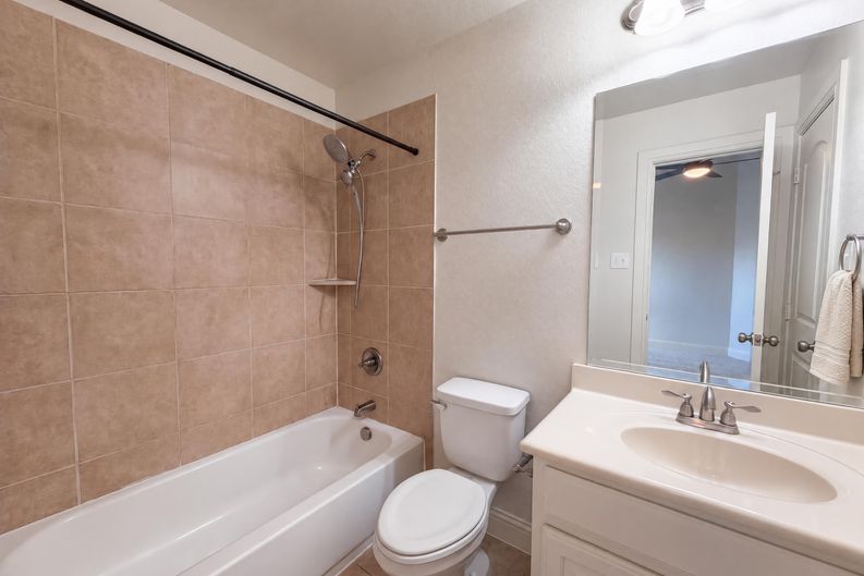 Photo 27 of 43 of 4409 Elmgreen Dr, Roanoke, TX