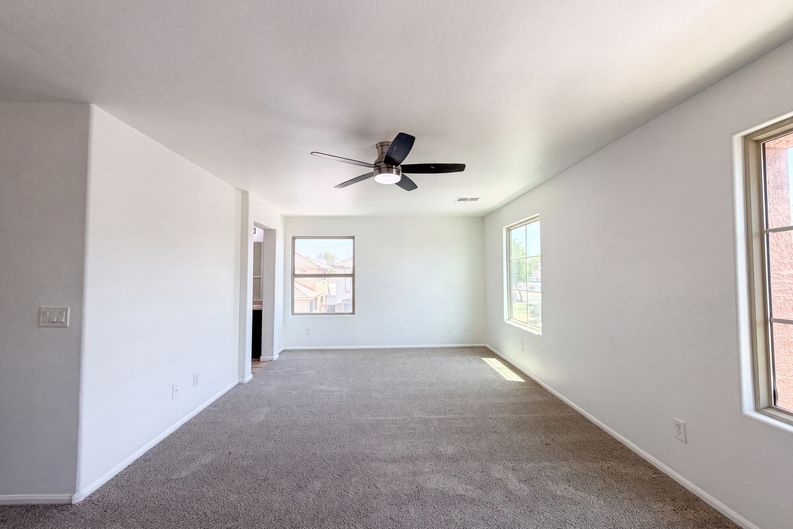 Photo 8 of 27 of 7730 W Giles Rd, Phoenix, AZ