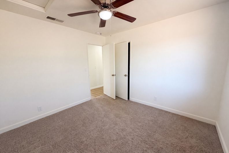 Photo 15 of 29 of 6041 Thornicroft Dr, Valley Springs, CA