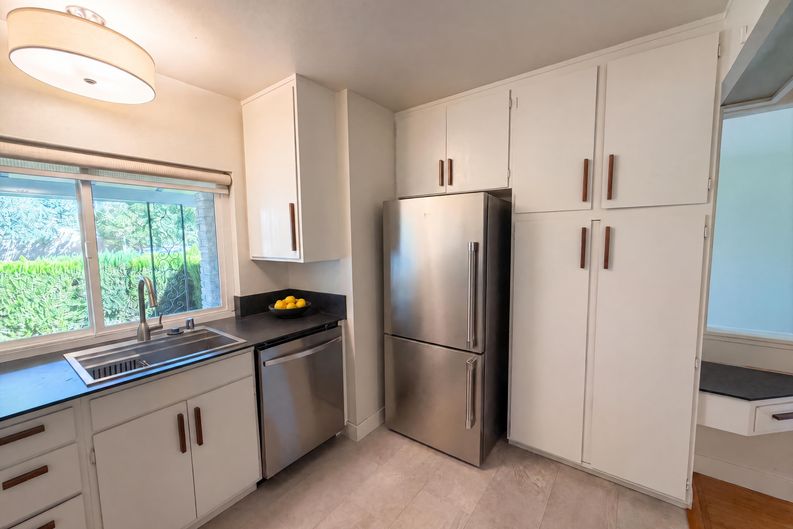 Photo 19 of 27 of 9630 Beachwood Dr, Orangevale, CA