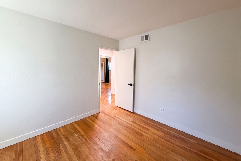 Photo 7 of 27 of 9630 Beachwood Dr, Orangevale, CA