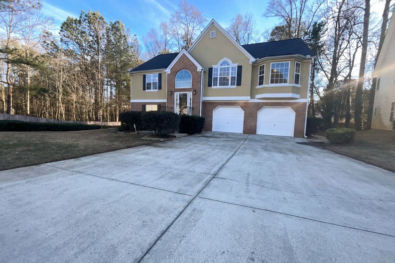 Photo 7 of 24 of 3062 Crest Ridge Cir SW, Marietta, GA