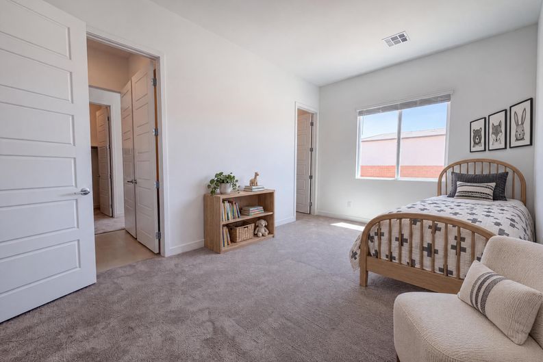Photo 8 of 23 of 8239 Gusty Brook St, Las Vegas, NV