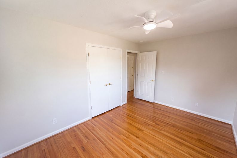Photo 21 of 41 of 1030 McLaughlin Dr, Charlotte, NC
