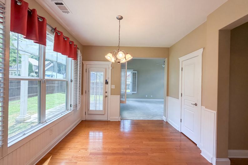 Photo 10 of 28 of 2983 Boulder Walk Ct SE, Atlanta, GA