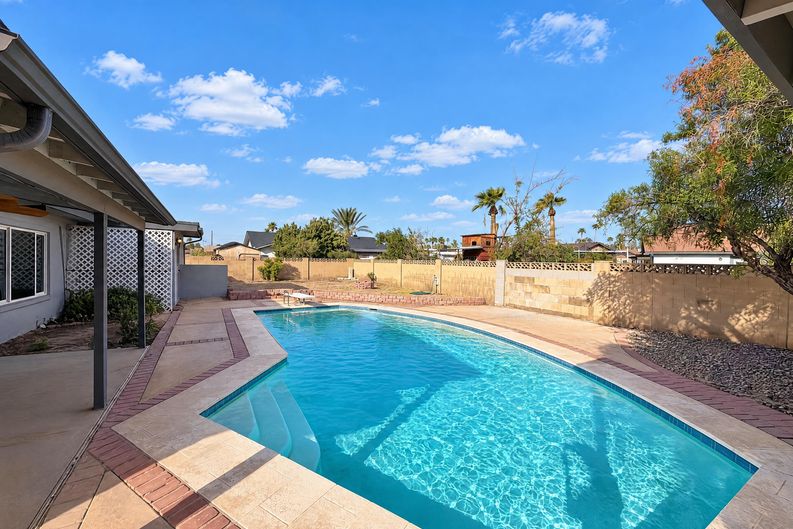 Photo 7 of 40 of 7723 N 46th Dr, Glendale, AZ