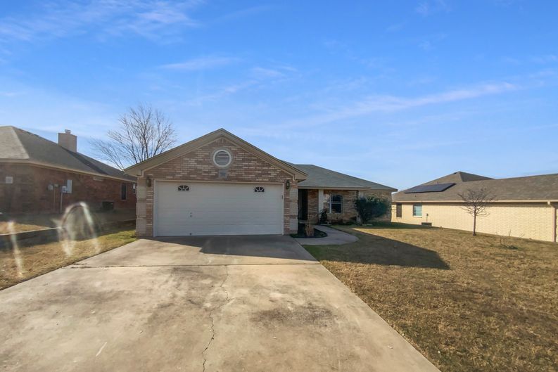 Photo 6 of 15 of 3808 Tatonka Dr, Killeen, TX