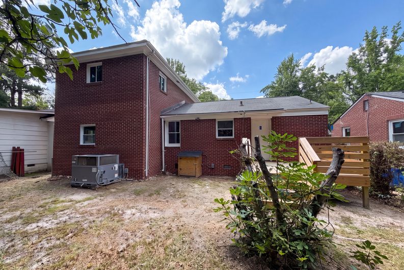 Photo 8 of 23 of 2257 Chappelle St, Columbia, SC