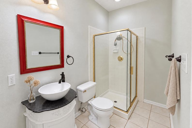 Photo 13 of 29 of 1017 Laurel Oak Dr, Flower Mound, TX