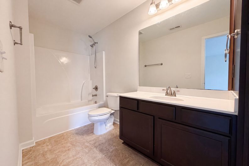 Photo 10 of 17 of 2520 Val Marie Dr, Madison, TN