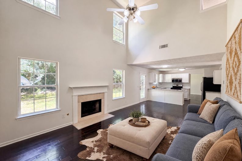 Photo 3 of 25 of 3582 Coveside Ct, Loganville, GA