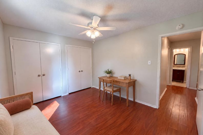 Photo 12 of 18 of 502 Anice Ln, Euless, TX
