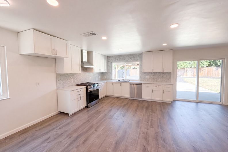 Photo 32 of 37 of 10539 Georgetown Dr, Rancho Cordova, CA