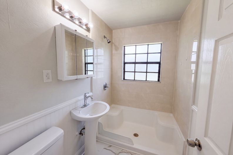 Photo 13 of 19 of 3225 Cleveland Heights Blvd, Lakeland, FL