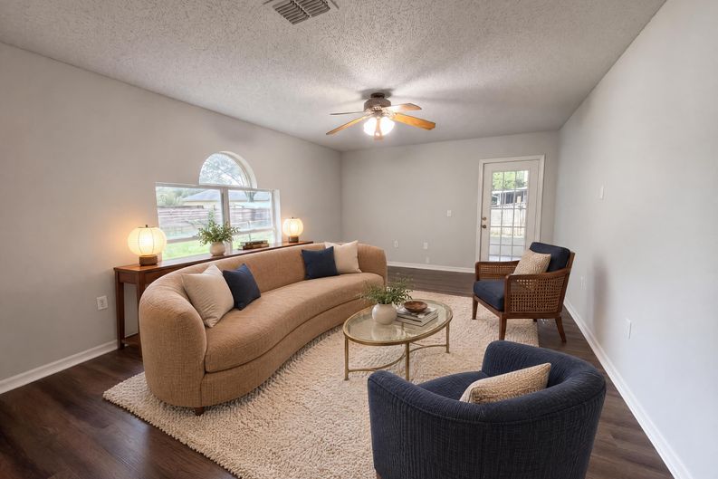 Photo 14 of 34 of 8215 Foxdale Dr, Jacksonville, FL