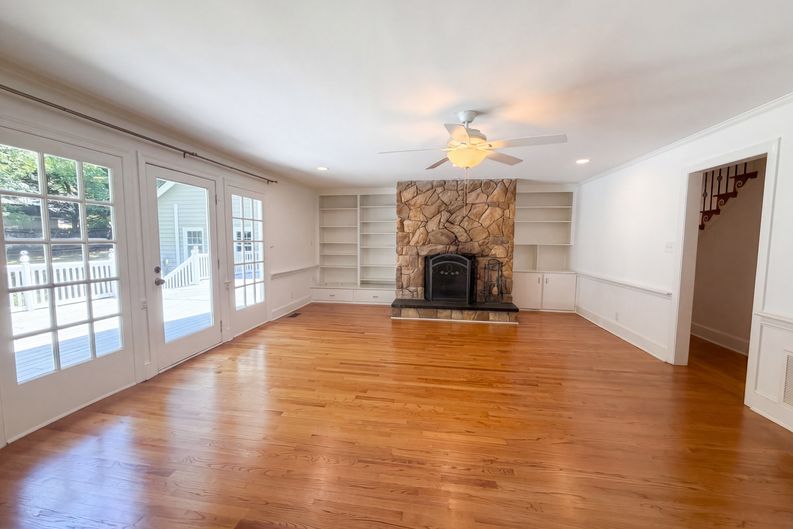 Photo 3 of 24 of 112 Queensferry Rd, Cary, NC
