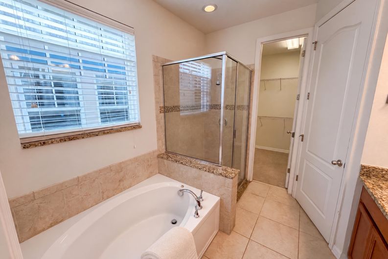 Photo 23 of 39 of 8231 Laureate Blvd, Orlando, FL