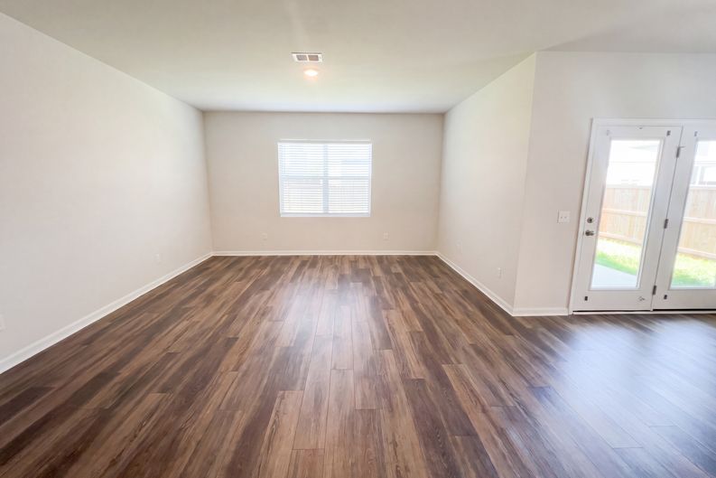 Photo 3 of 19 of 616 Fisher Ln, Summerville, SC