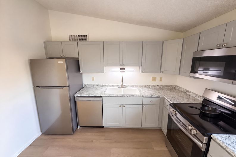 Photo 9 of 23 of 6711 W Osborn Rd, Phoenix, AZ