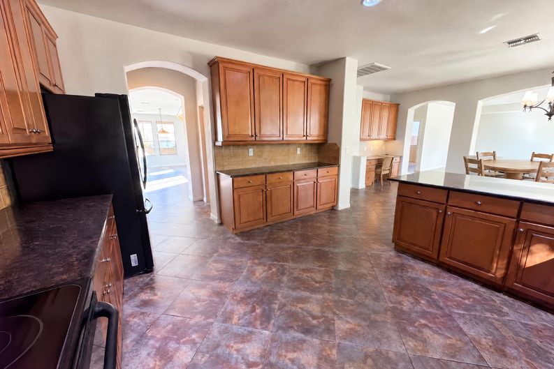 Photo 8 of 64 of 15033 W Aster Dr, Surprise, AZ