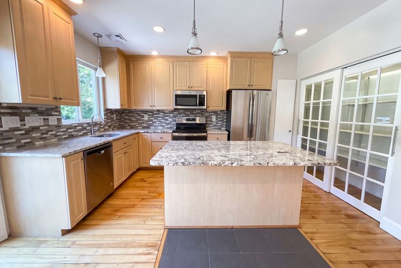 Photo 6 of 41 of 661 Main St, Millis, MA