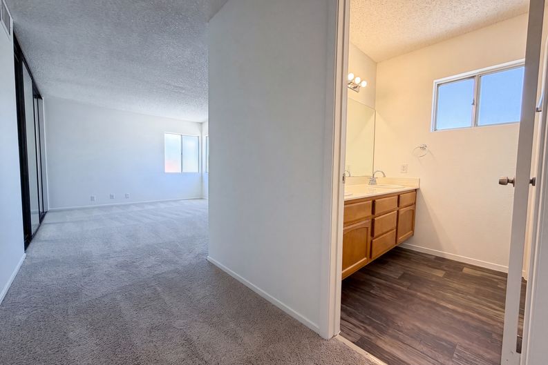 Photo 13 of 19 of 3152 Viewcrest Ave, Henderson, NV