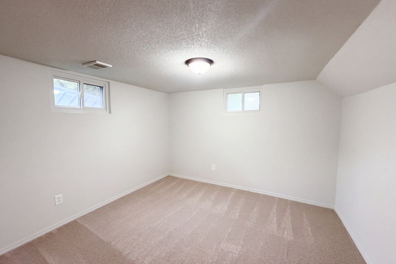 Photo 10 of 22 of 11214 E 48th St, Kansas City, MO